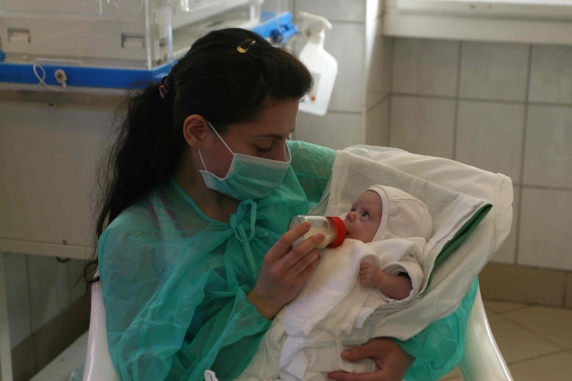 Szebasztian a terhesség 23. hetében, 380 grammal született, ma egészséges, 2200 gramm és hazamehet Szebasztian a terhesség 23. hetében, 380 grammal született, ma egészséges, 2200 gramm és hazamehet